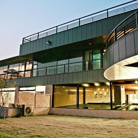 Hantan River Spa Hotel Cheorwon Exterior foto