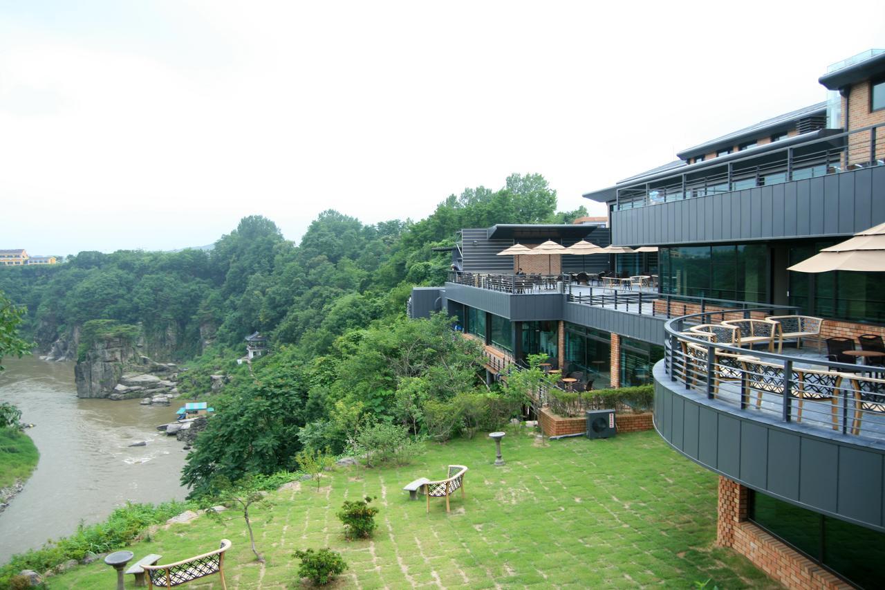 Hantan River Spa Hotel Cheorwon Exterior foto